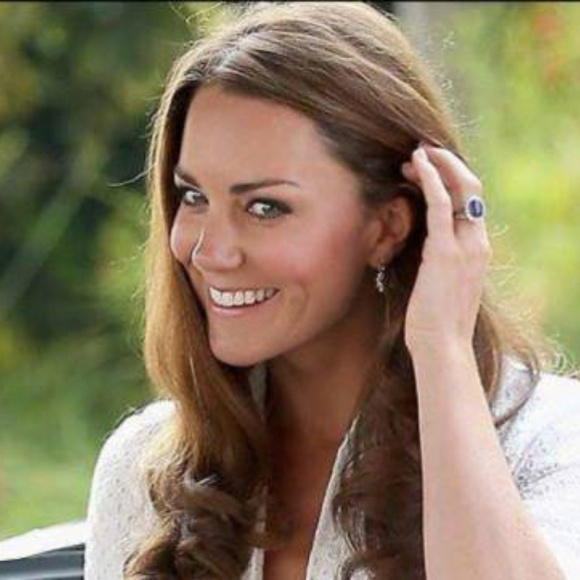 SOLD NWT jewelry set princess kate diana earring neck - Picture 4 of 4
